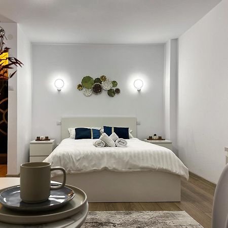 Superior One Bedroom Apartment Unirii Square บูคาเรสต์ ภายนอก รูปภาพ
