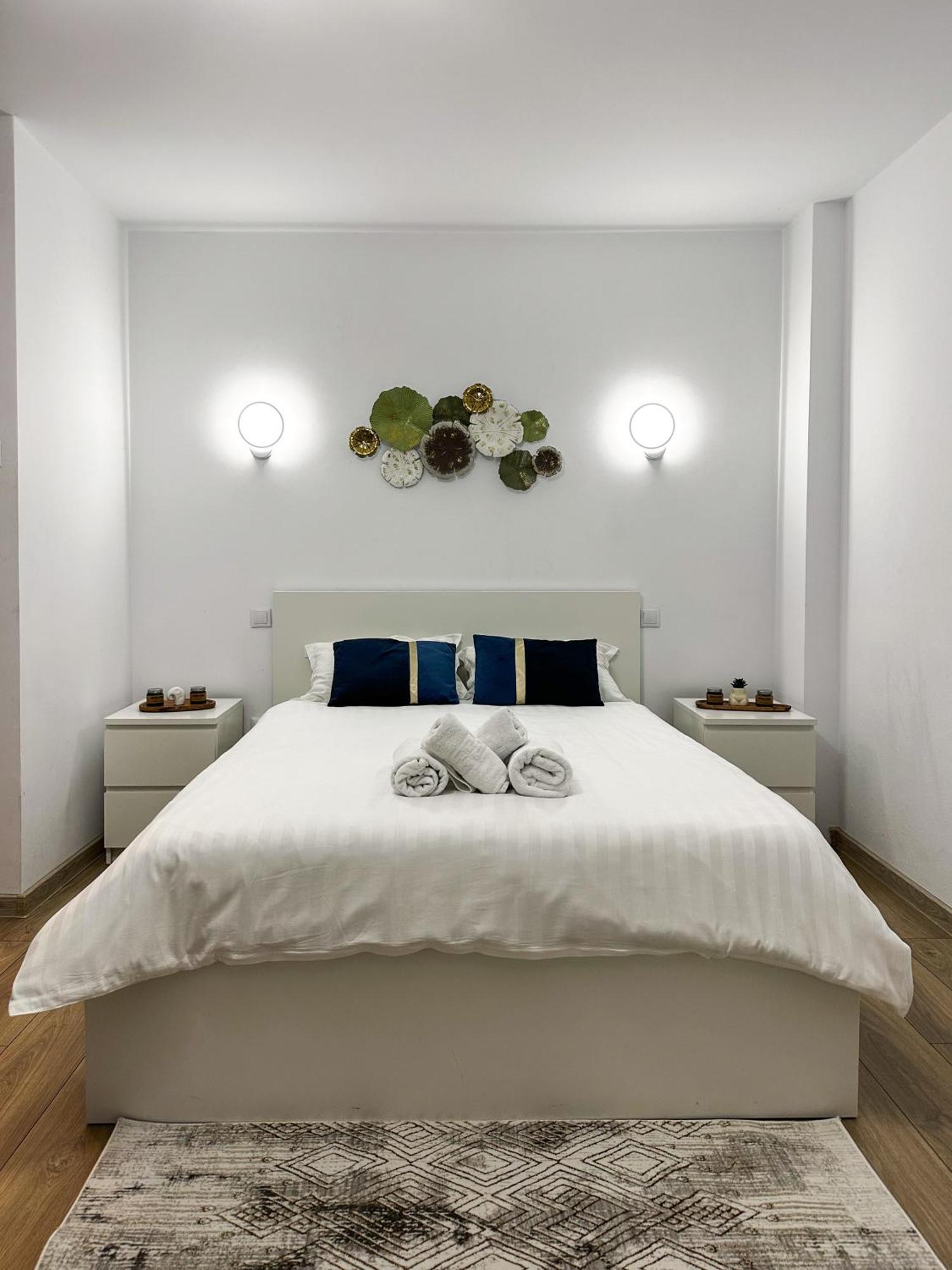 Superior One Bedroom Apartment Unirii Square บูคาเรสต์ ภายนอก รูปภาพ