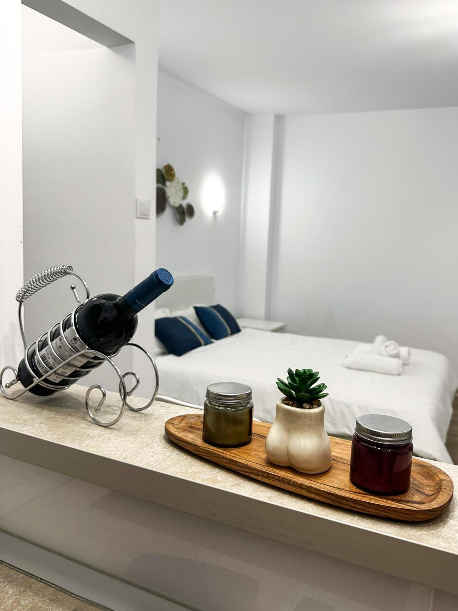 Superior One Bedroom Apartment Unirii Square บูคาเรสต์ ภายนอก รูปภาพ