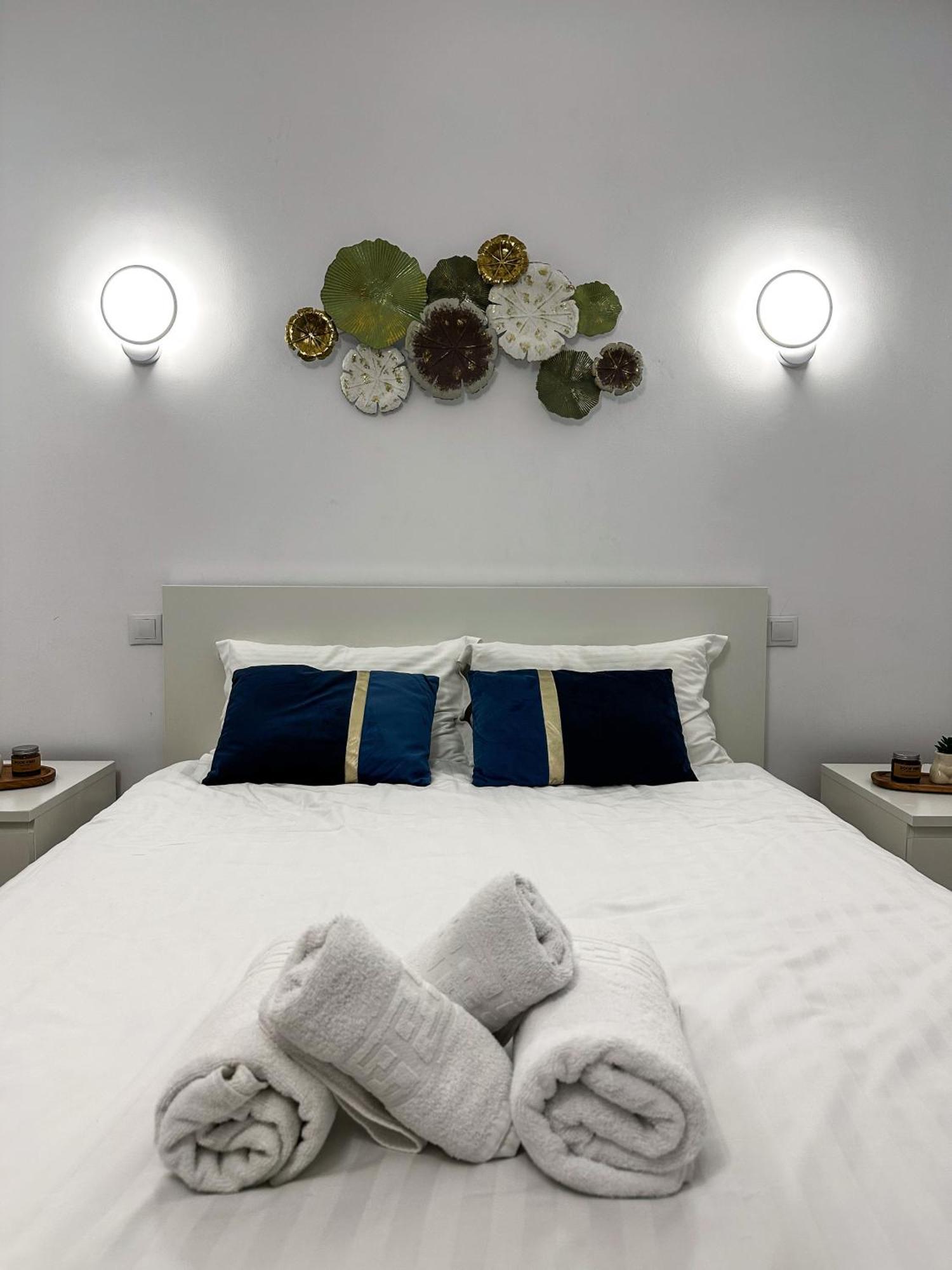 Superior One Bedroom Apartment Unirii Square บูคาเรสต์ ภายนอก รูปภาพ