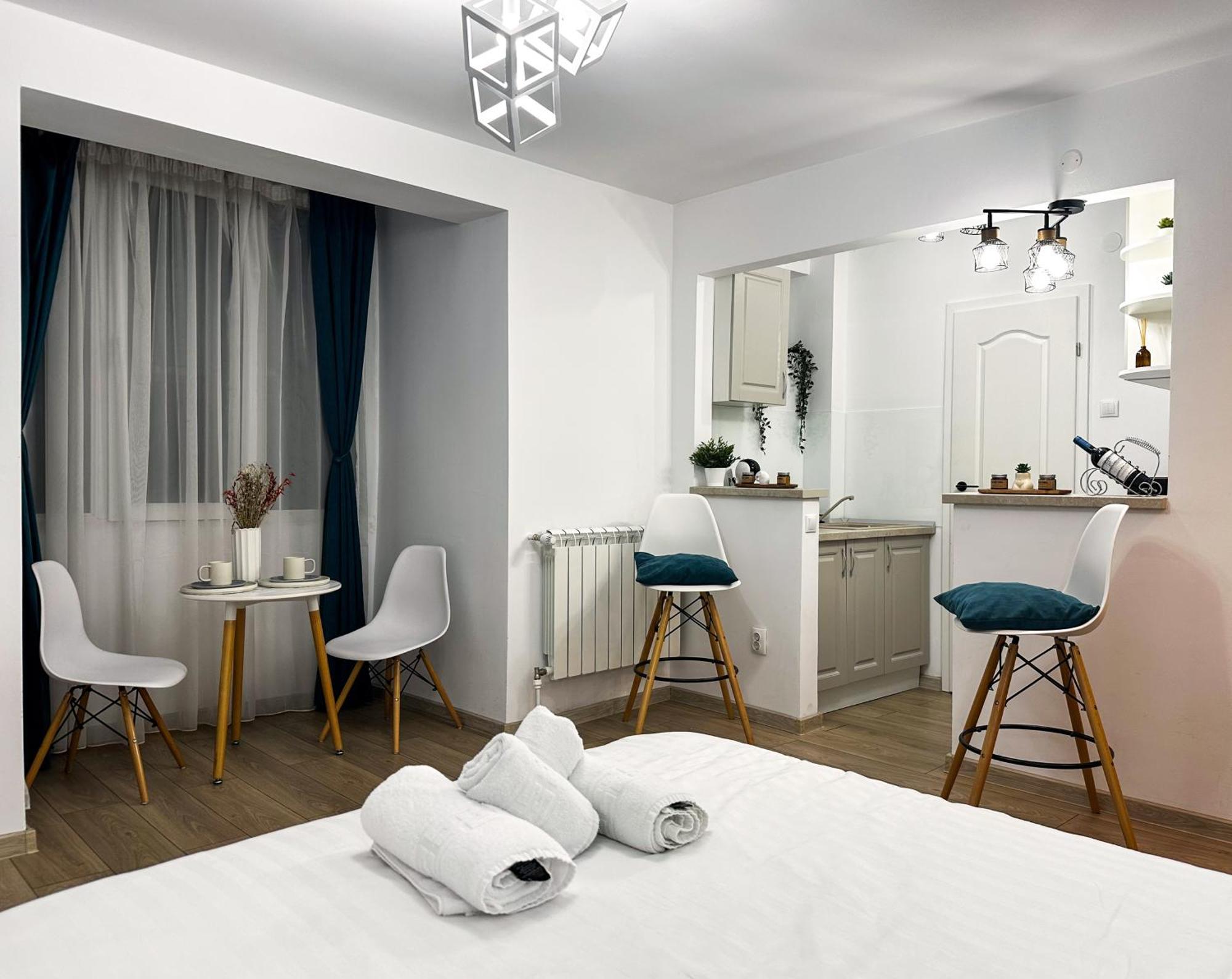 Superior One Bedroom Apartment Unirii Square บูคาเรสต์ ภายนอก รูปภาพ